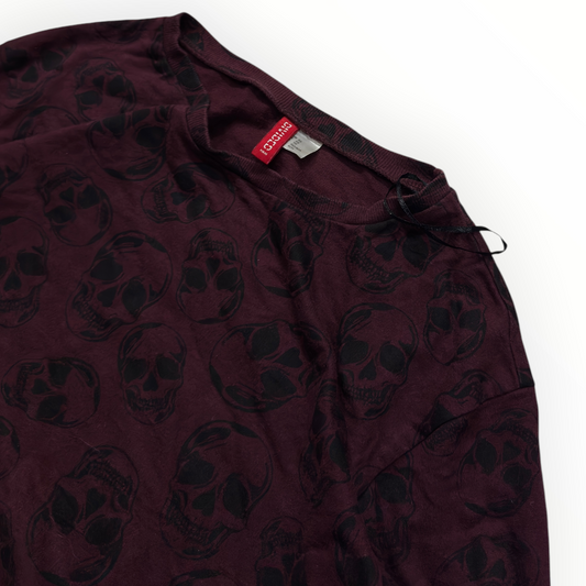 Women’s H&M skulls sweatshirt